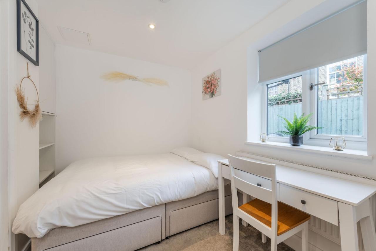 Three-Bedroom Bliss In London Town Εξωτερικό φωτογραφία