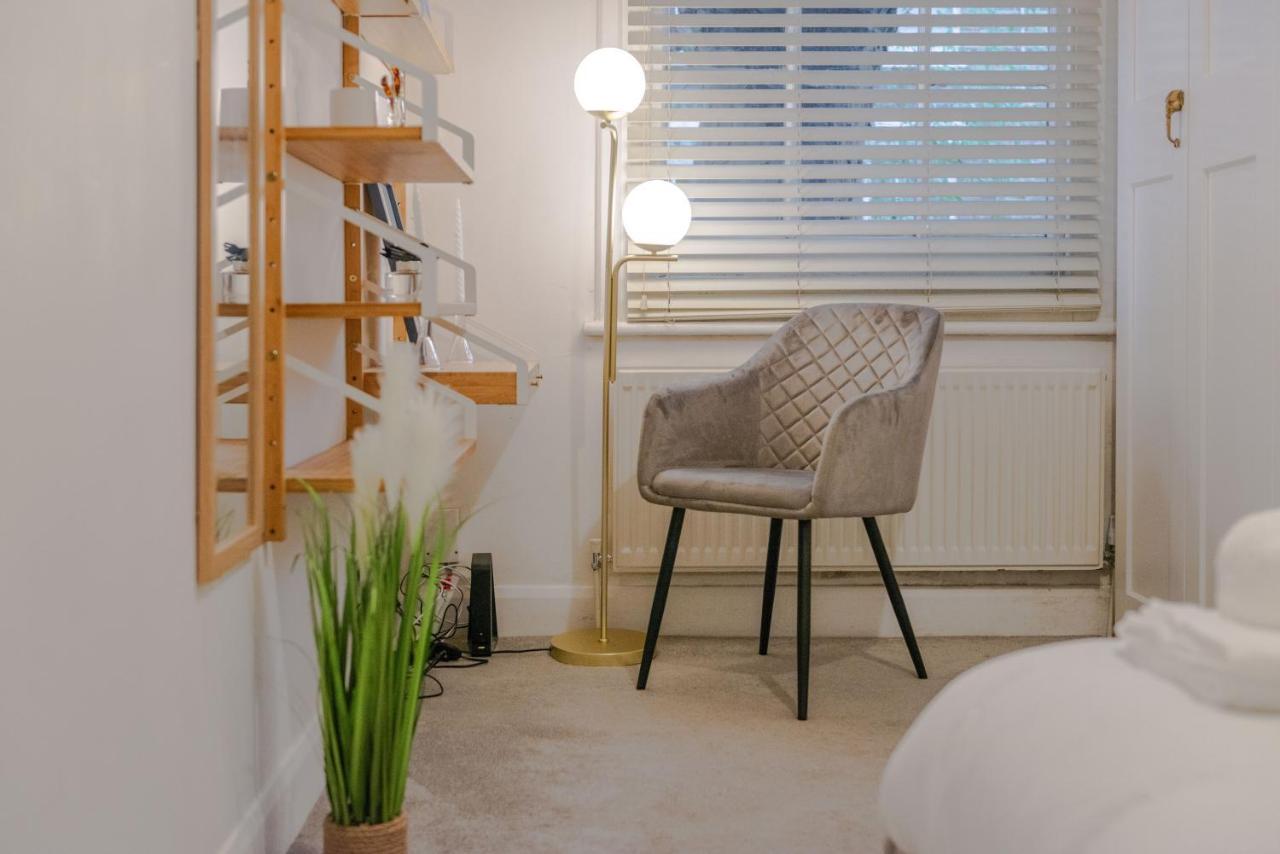 Three-Bedroom Bliss In London Town Εξωτερικό φωτογραφία