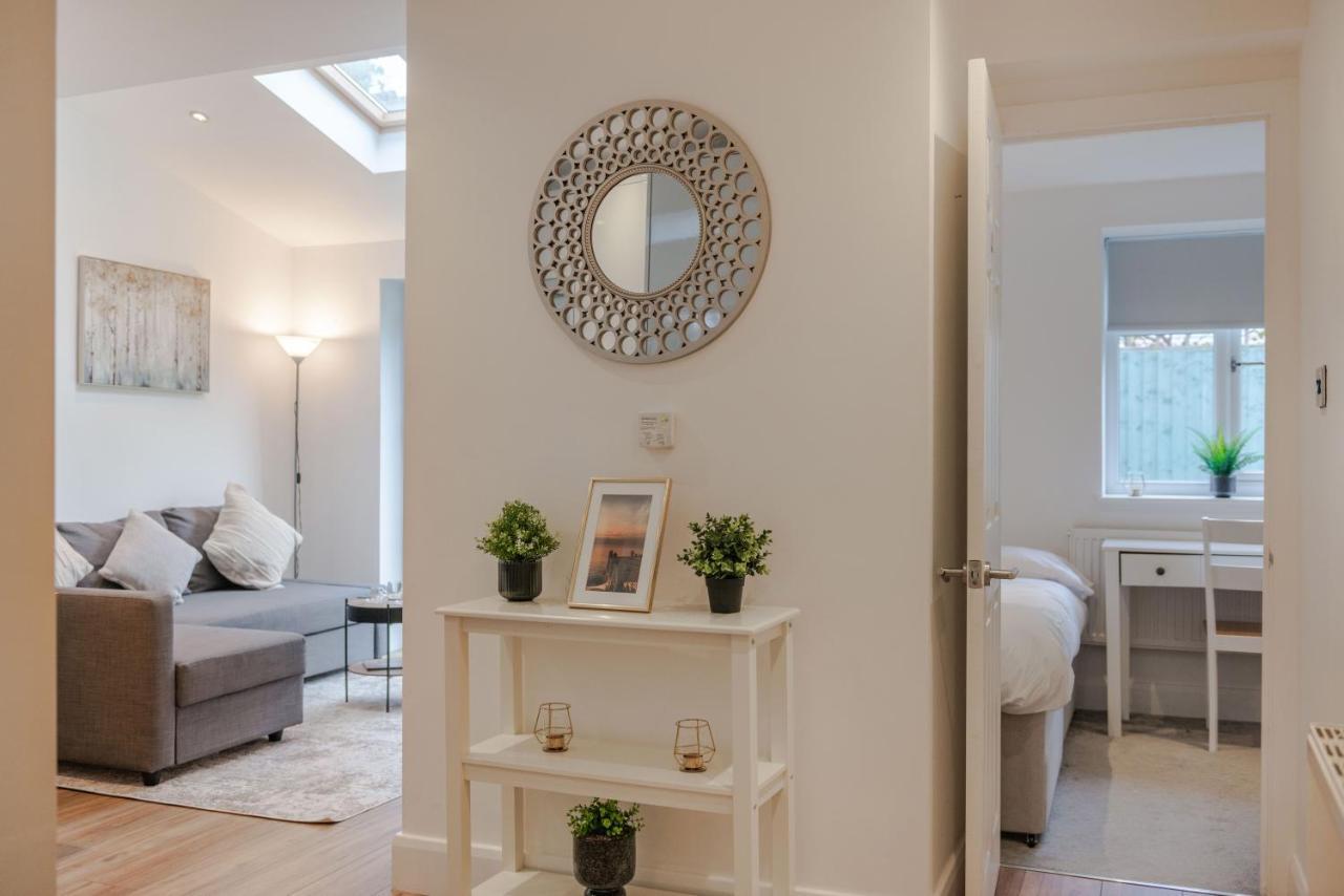 Three-Bedroom Bliss In London Town Εξωτερικό φωτογραφία