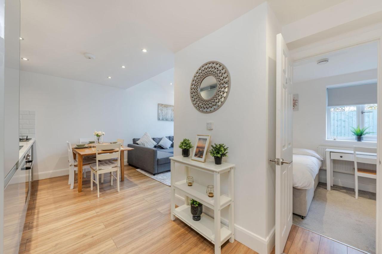 Three-Bedroom Bliss In London Town Εξωτερικό φωτογραφία
