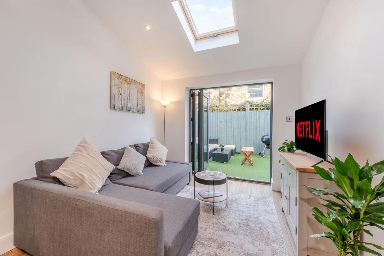 Three-Bedroom Bliss In London Town Εξωτερικό φωτογραφία