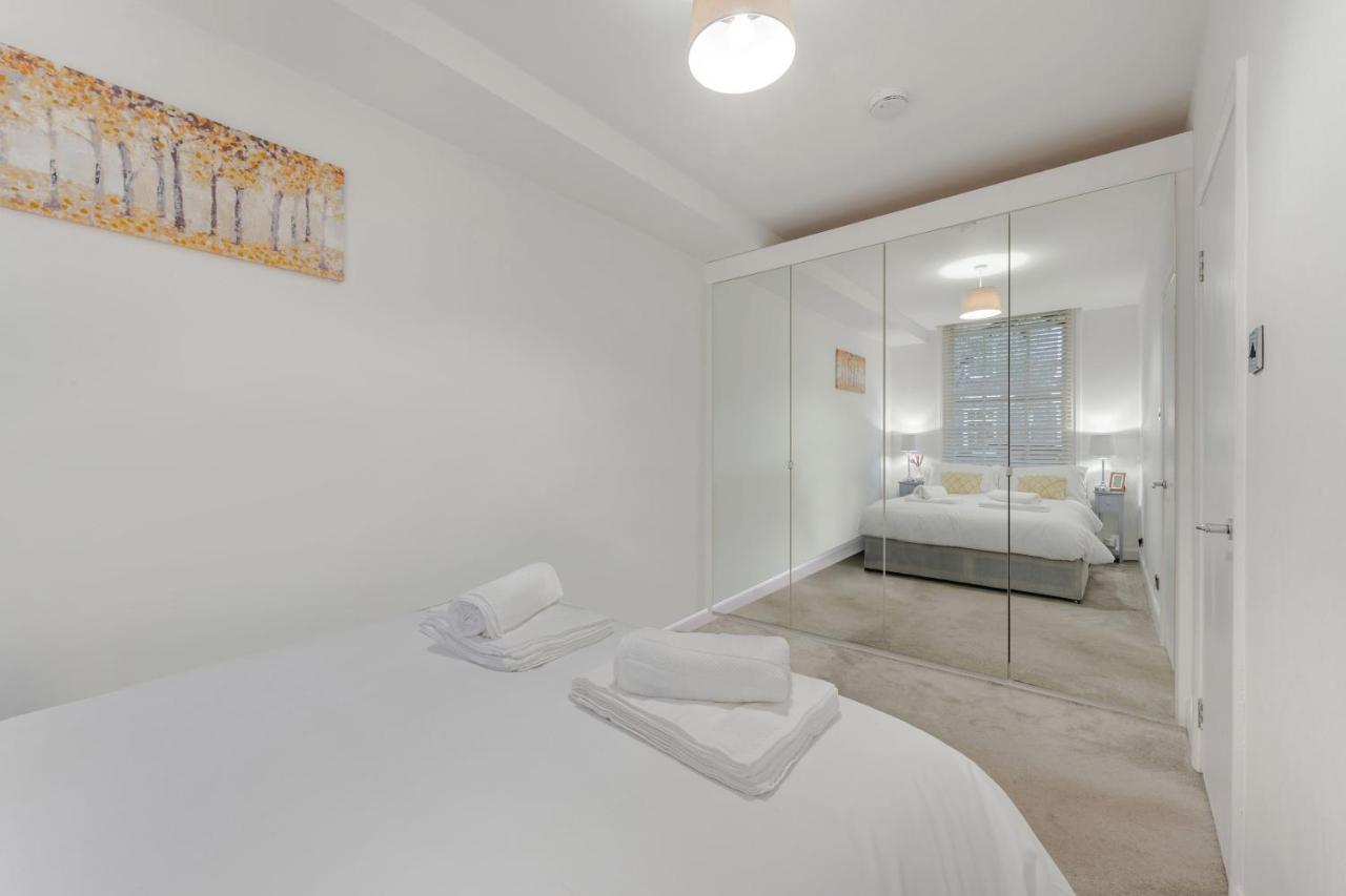 Three-Bedroom Bliss In London Town Εξωτερικό φωτογραφία
