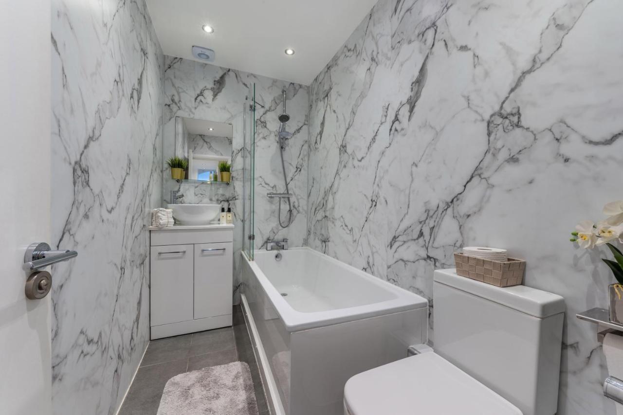 Three-Bedroom Bliss In London Town Εξωτερικό φωτογραφία