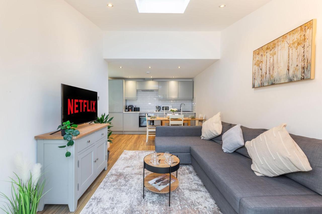 Three-Bedroom Bliss In London Town Εξωτερικό φωτογραφία